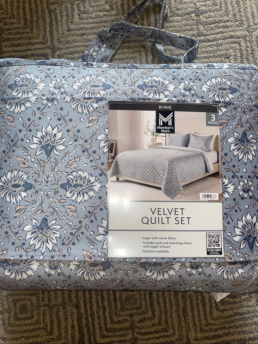BNWT 3 pcs Member's Mark Velvet Quilt Set - Gray Floral King coverlet + 2 shams